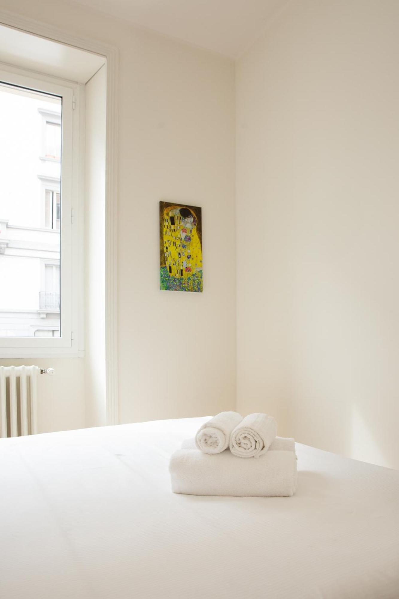 Klimt Central Station - Two Room Apartment Milánó Kültér fotó