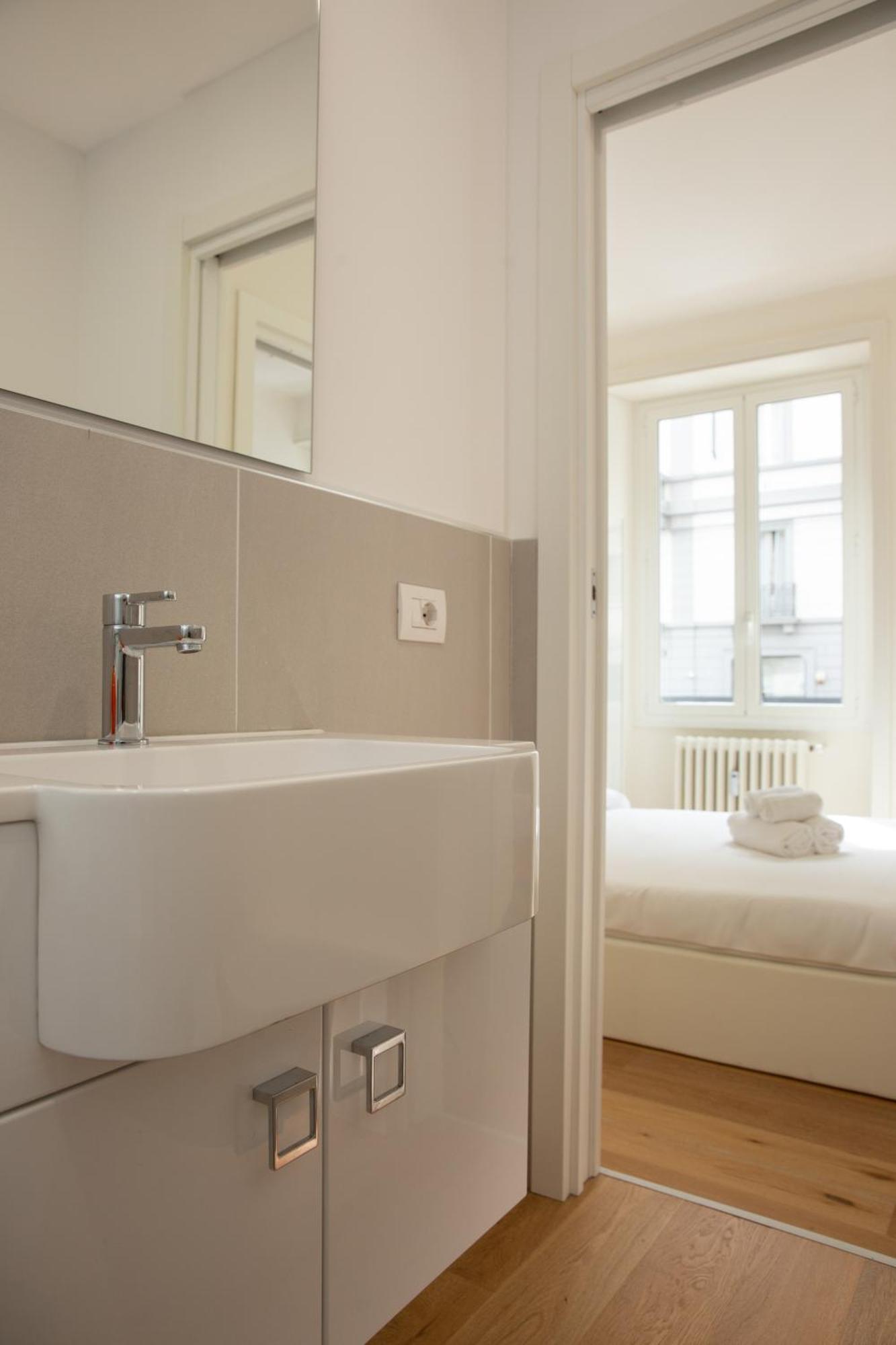 Klimt Central Station - Two Room Apartment Milánó Kültér fotó