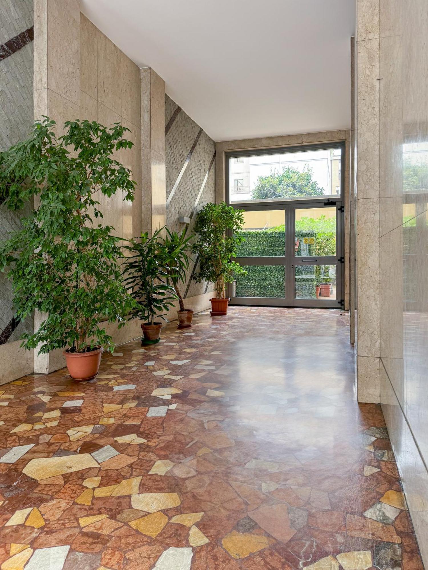 Klimt Central Station - Two Room Apartment Milánó Kültér fotó