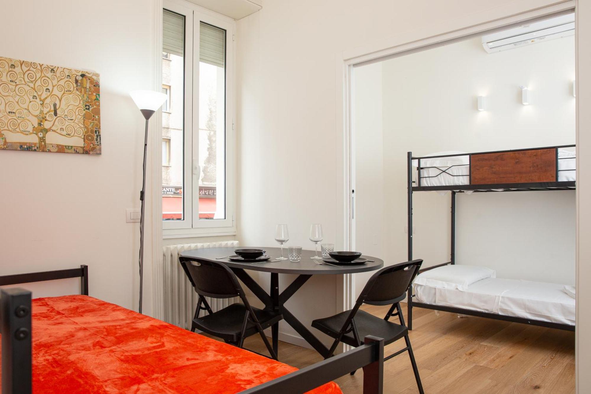 Klimt Central Station - Two Room Apartment Milánó Kültér fotó
