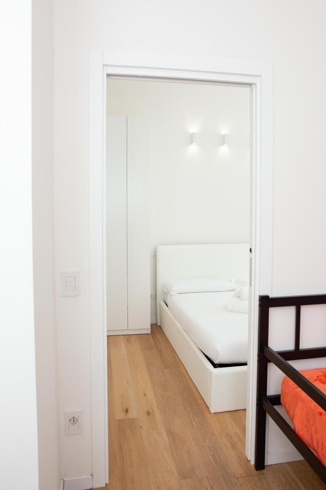 Klimt Central Station - Two Room Apartment Milánó Kültér fotó