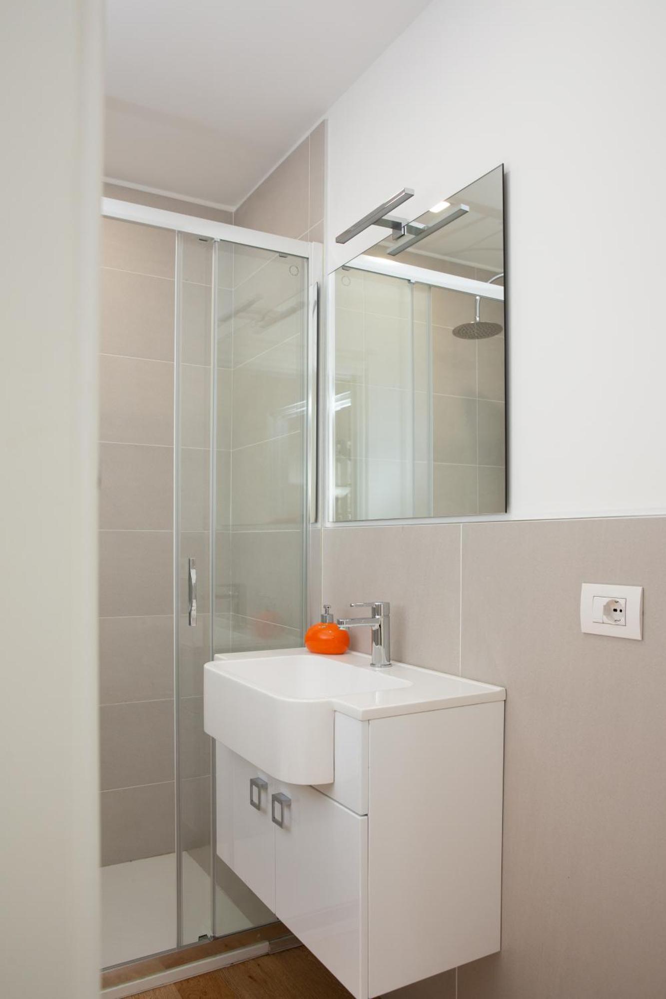 Klimt Central Station - Two Room Apartment Milánó Kültér fotó