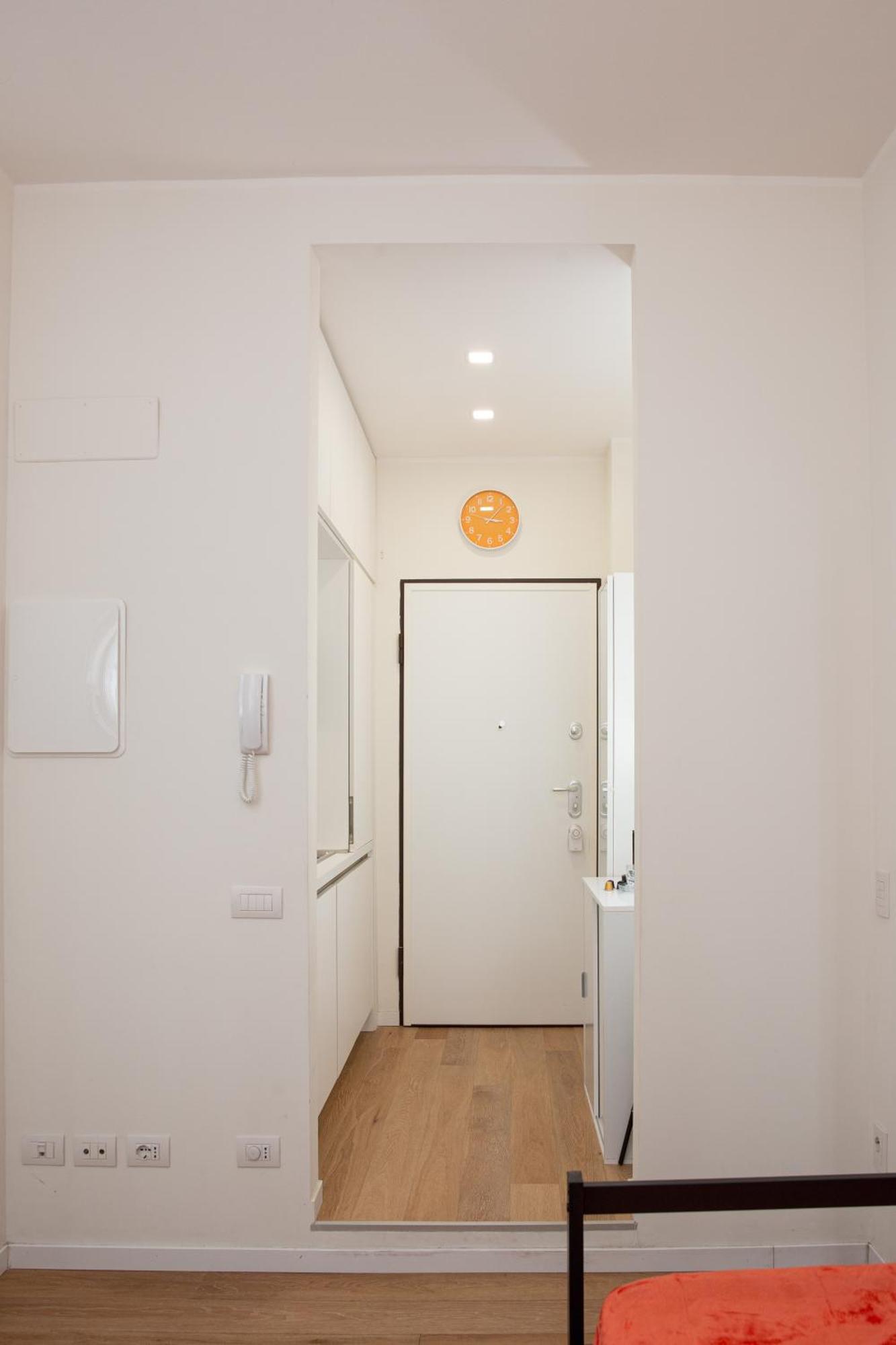 Klimt Central Station - Two Room Apartment Milánó Kültér fotó